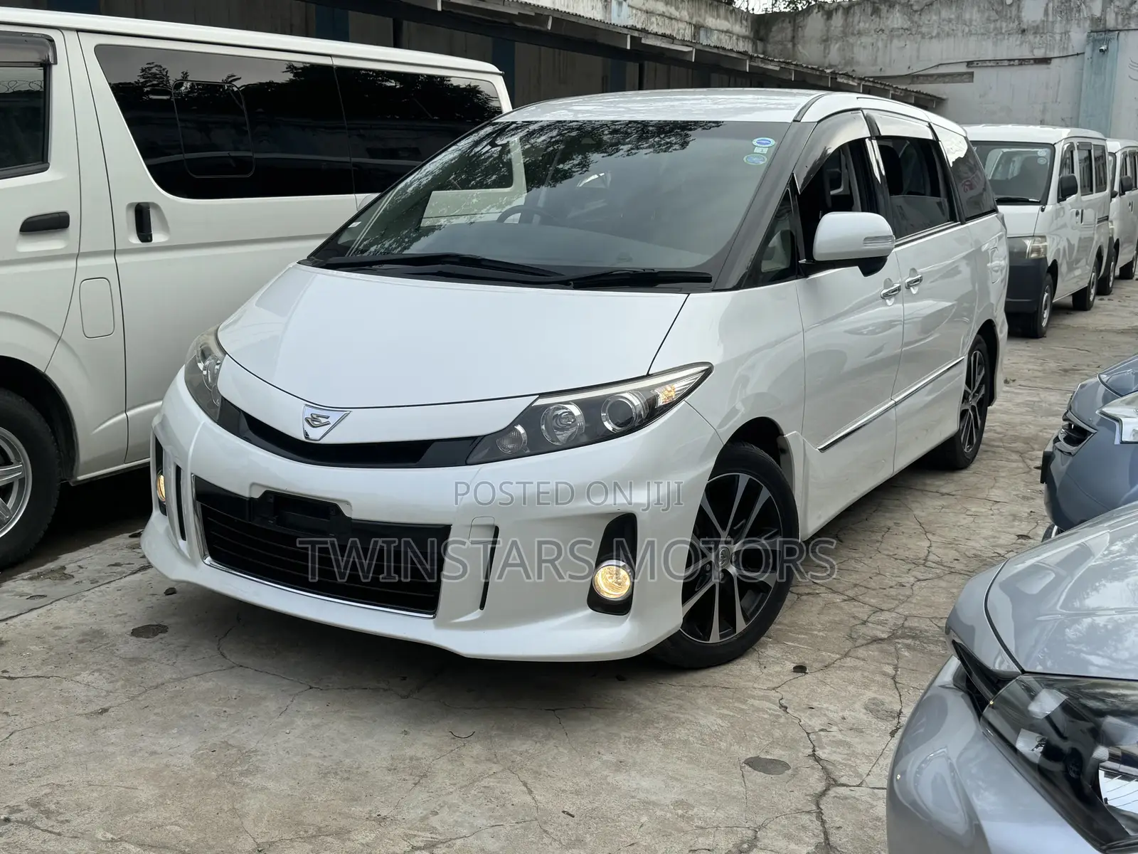 Toyota Estima 2017 White