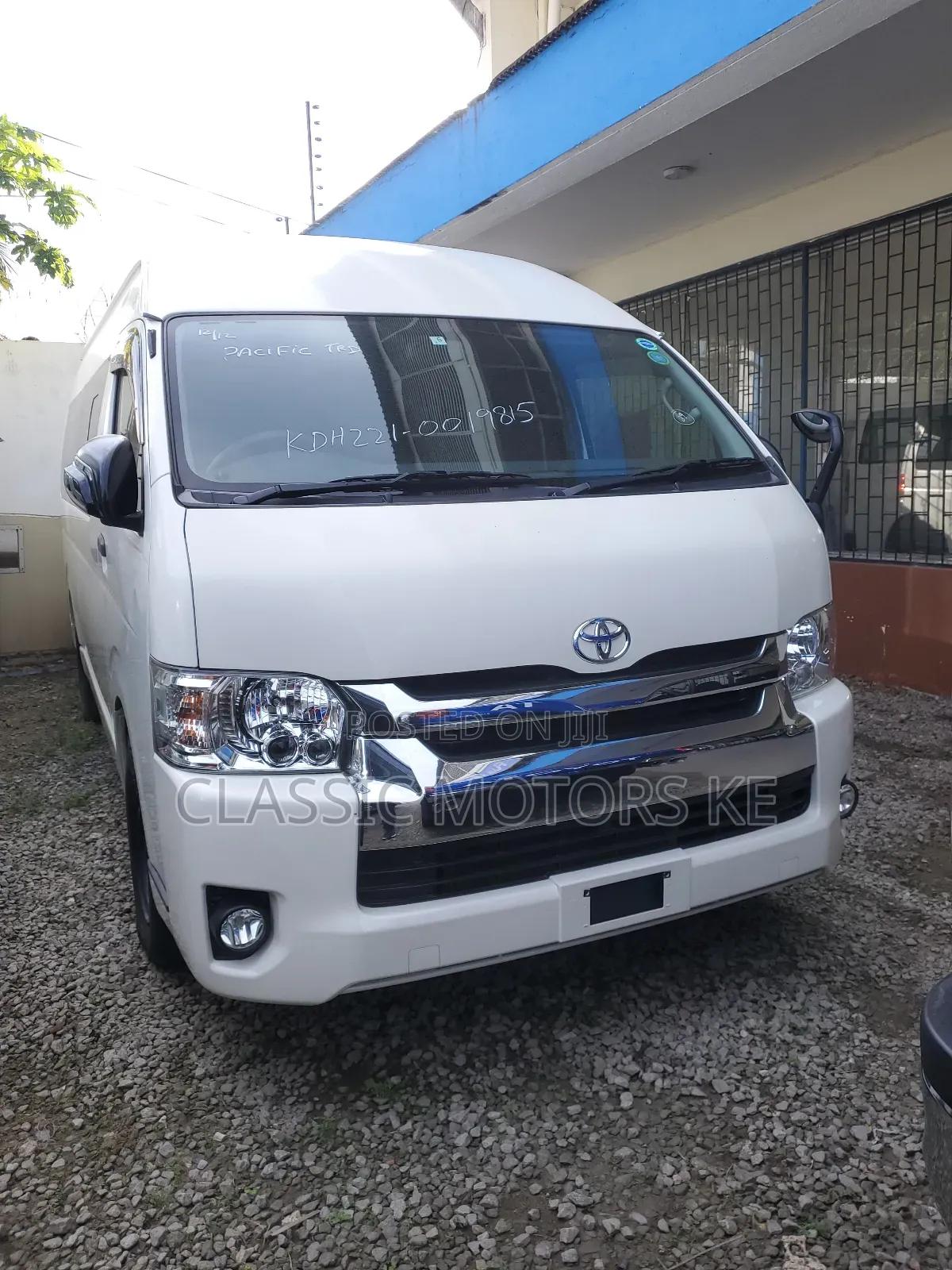 Toyota Grand HiAce 2017 White