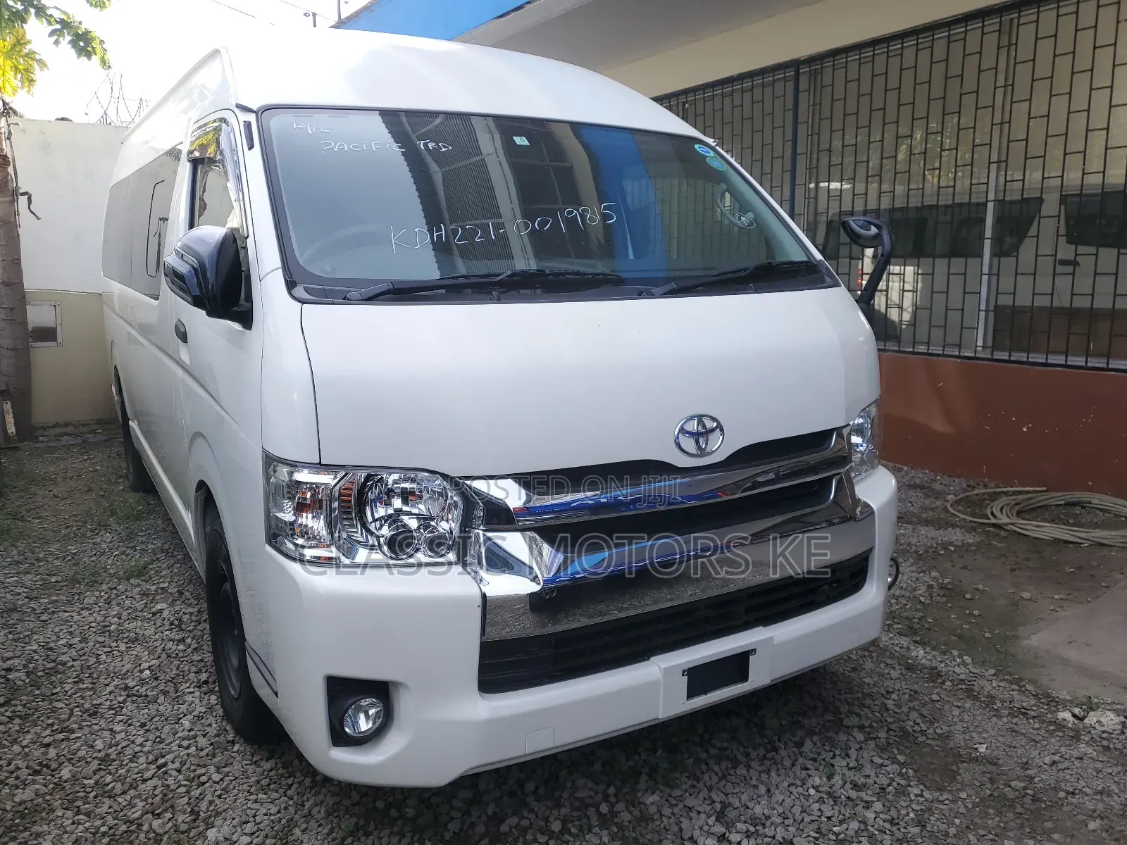 Toyota Grand HiAce 2017 White