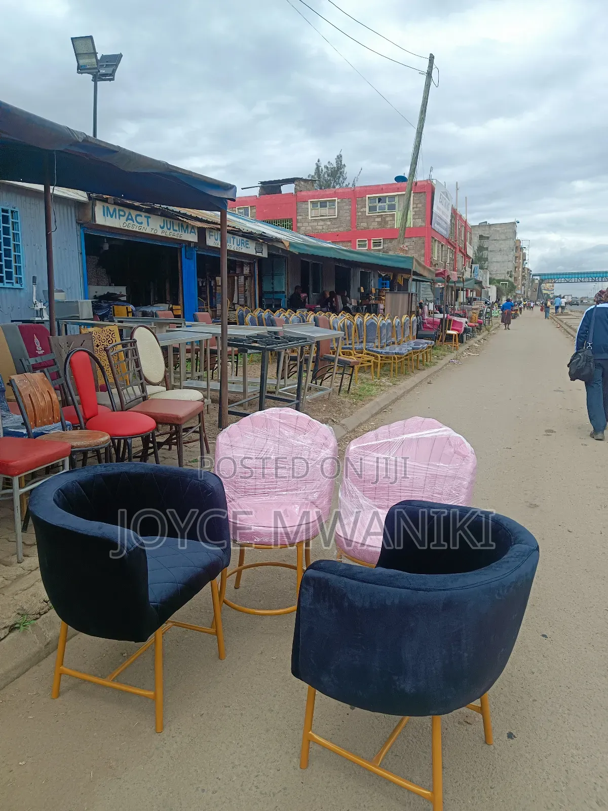 Manicure Seats, 2 Black 2 Pink 