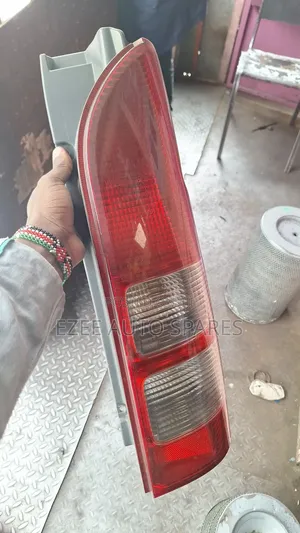 Taillight Toyota Hiace 7l Ex- Japan