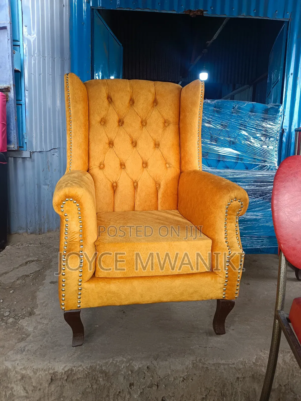 King Size Chair, Gold 