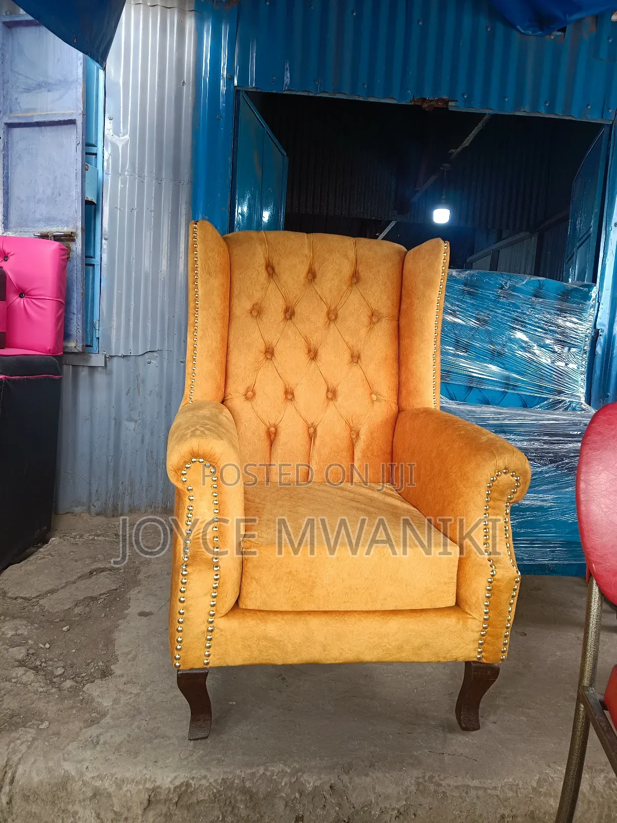 King Size Chair, Gold 