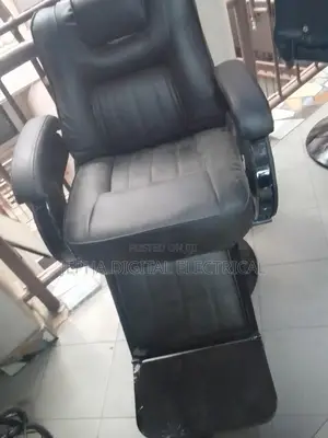 Kinyozi Barber Chair