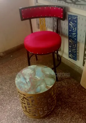 High-Quality Chairs With Side Coffee Table.