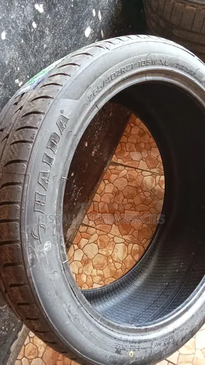 265/40 R 21 Haida Tyres Made in Chian.