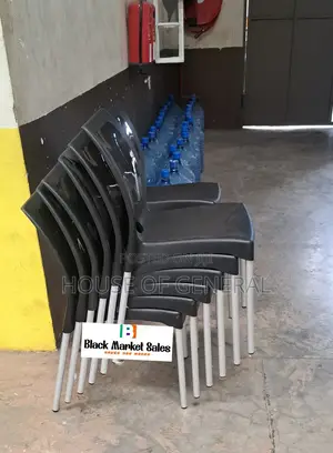 Strong and Comfortable Plastic Chair With Metal Legs