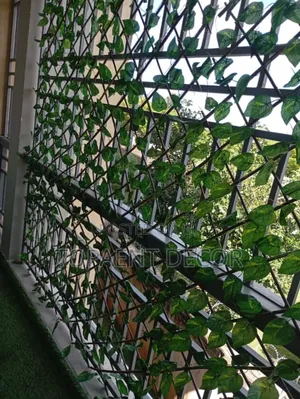 Expandable Green Balcony Privacy Fence