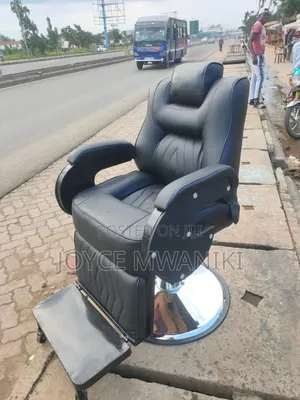 Barber Chair With Hydraulic Machine, Black 
