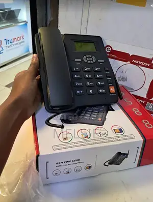 6588 Universal GSM DESKPHONE Sq Deskphone Black Deskphone