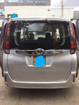 Toyota Noah Rear Windscreen