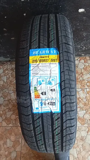 215/65r17 Bearway Tyre