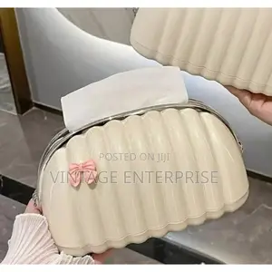 Creamy White-Shell Shaped Tissue Box Cover