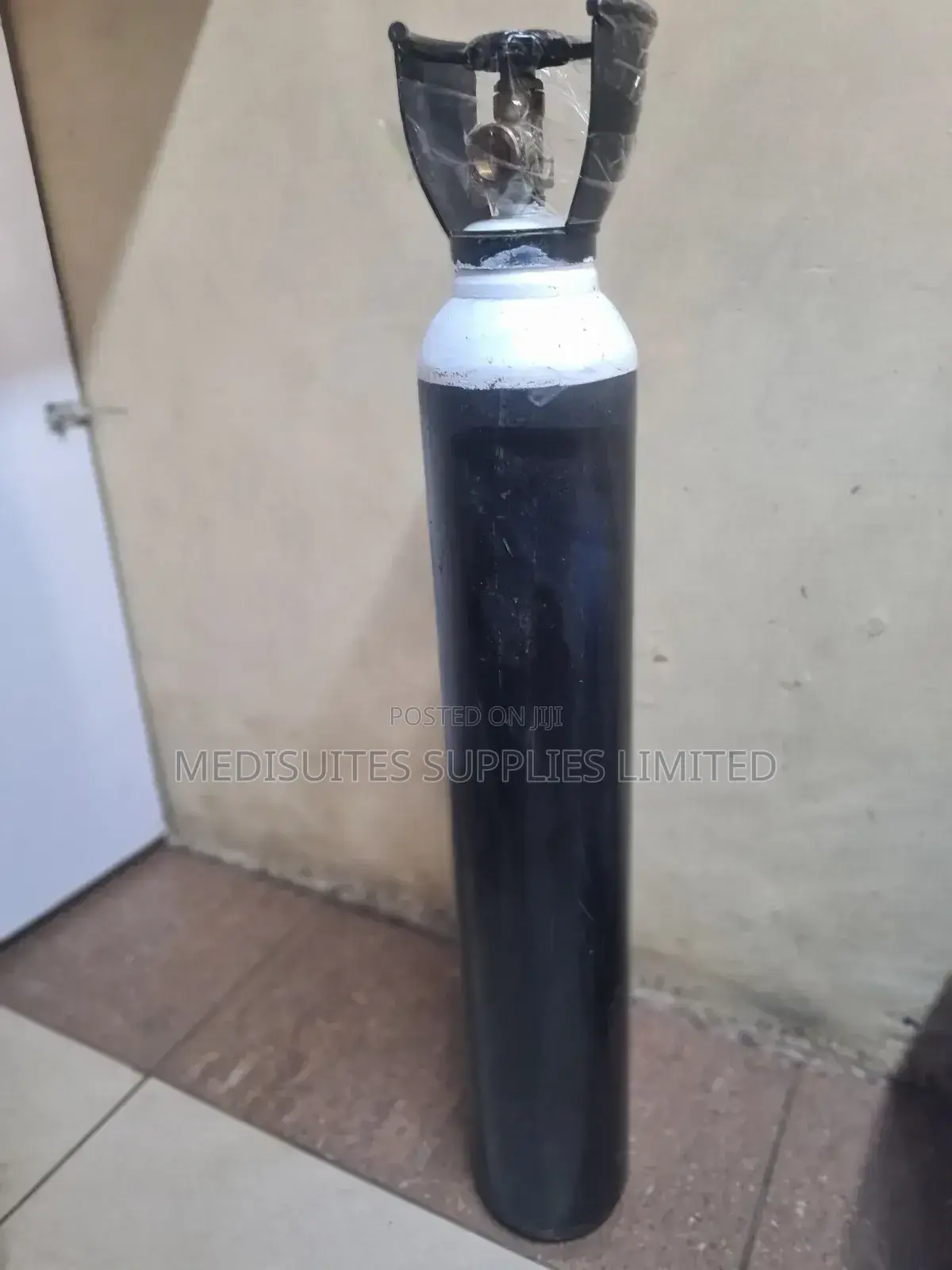 1.36m3 Oxygen Cylinder + Oxygen