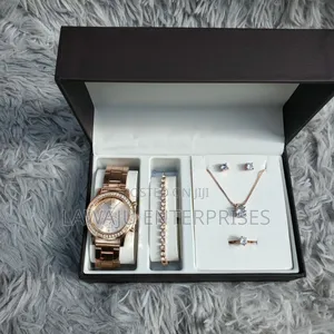 Elegant Rosegold Ladies Watch Set