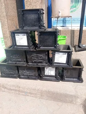 15cm Cast Iron Cube Moulds