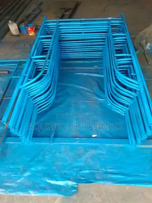 Scascaffolding Provides Handrails That Are Perfect Fer.