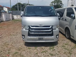 Toyota Grand HiAce 2017 Silver