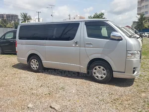Toyota Grand HiAce 2017 Silver