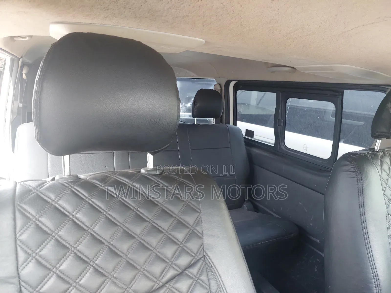 Toyota Grand HiAce 2017 Silver