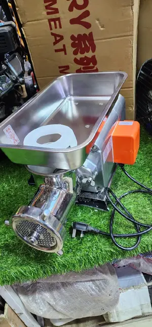 Brand New Meat Mincer Size 32