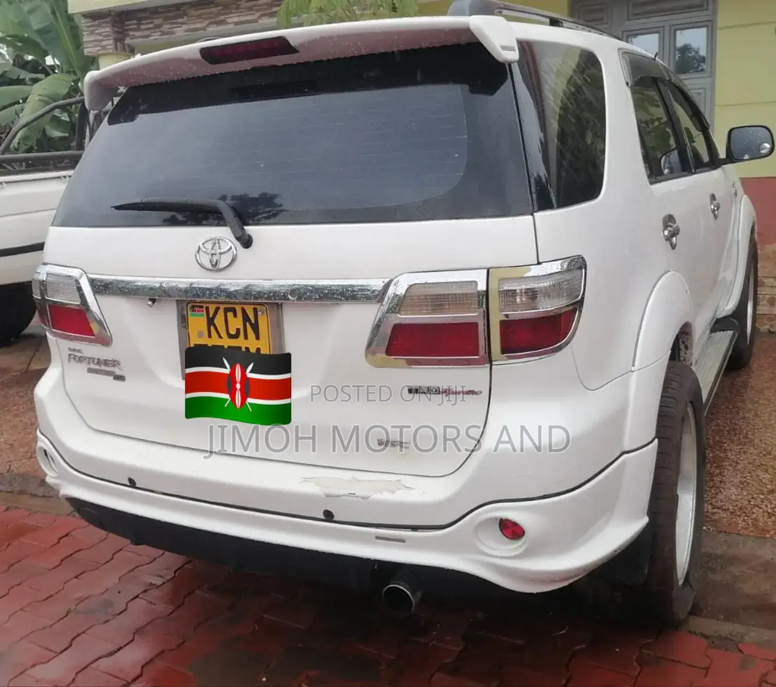 Toyota Fortuner 2010 White