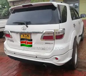 Toyota Fortuner 2010 White