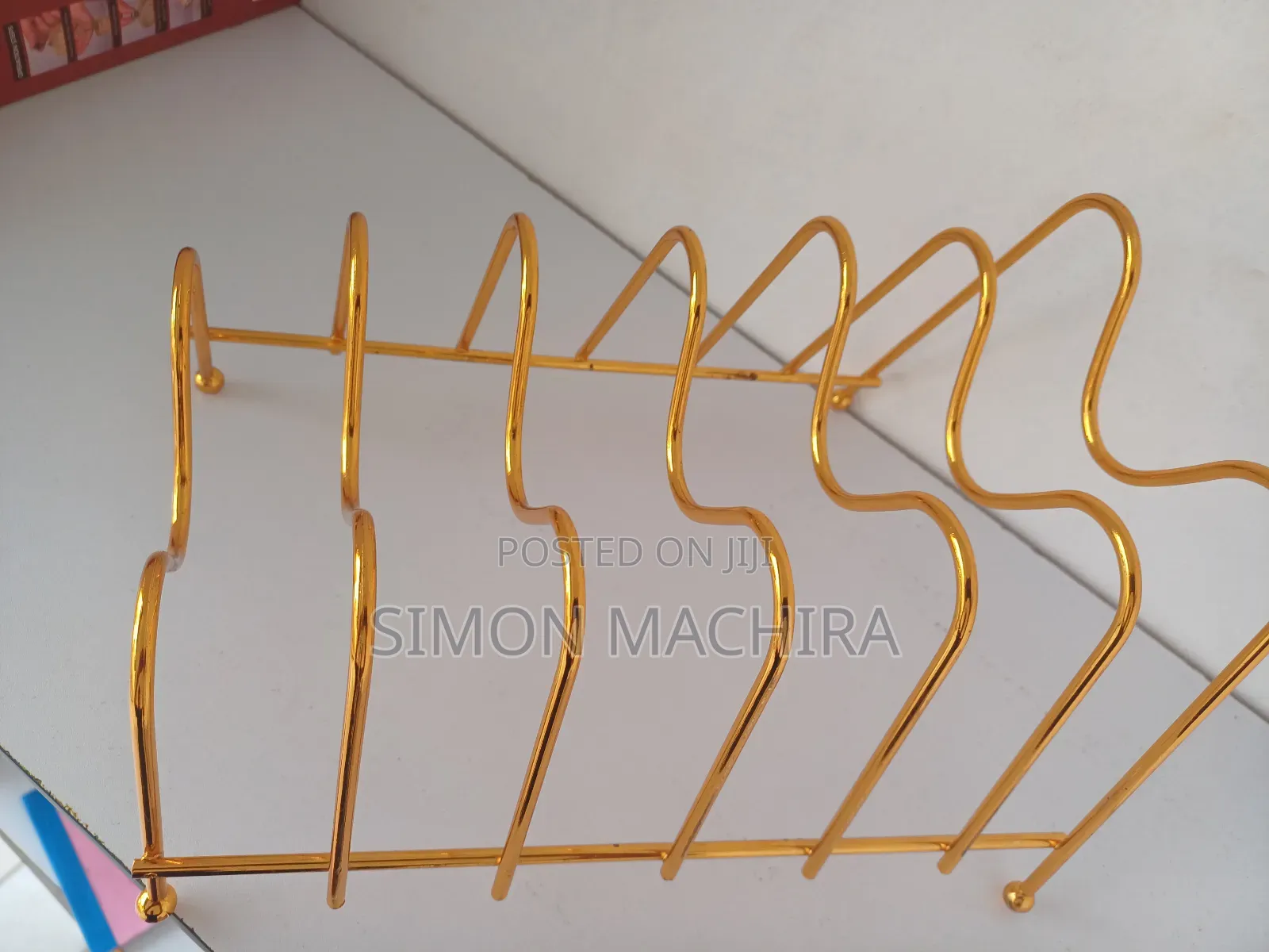 Gold Plate Stand