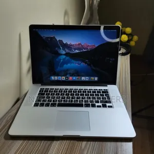 Laptop Apple MacBook Pro 2015 16GB Apple M3 SSD 1T