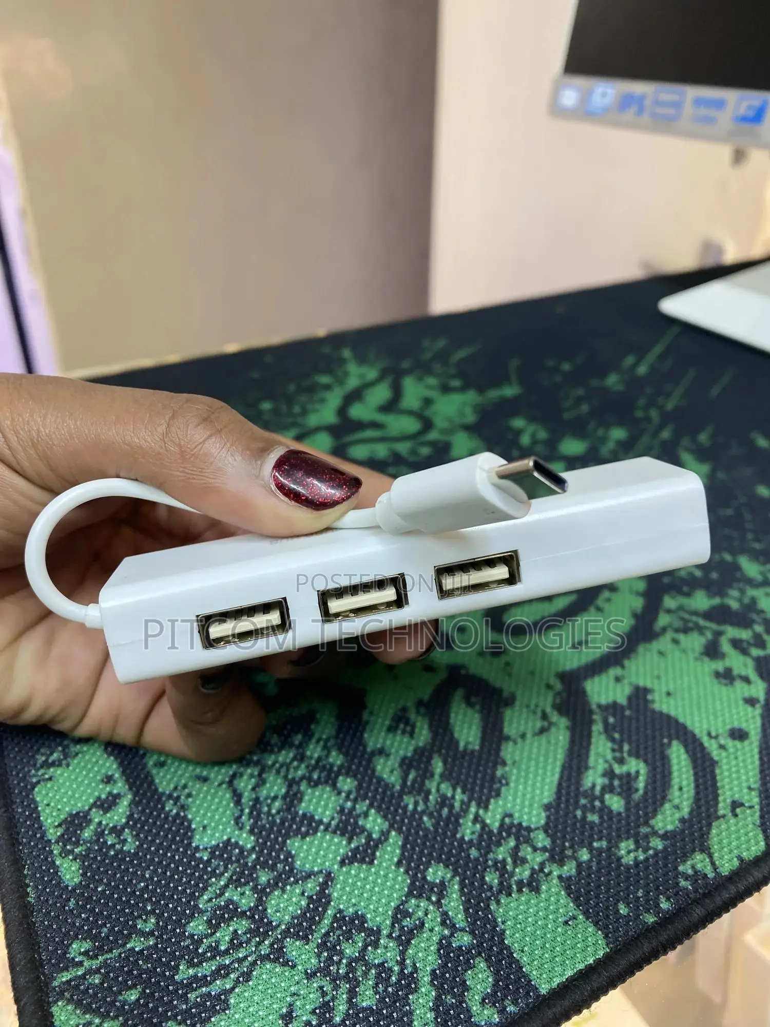 1 Port Type -C Adapter With 3 Port USB HUB