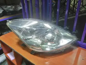 Toyota Isis 2008/2009 Non Xenon Head Lamp, Clean Ex Japan