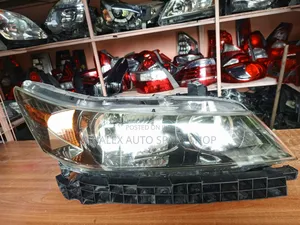 RHS Stream Zenon Headlight Complete With Computer and Bulbs