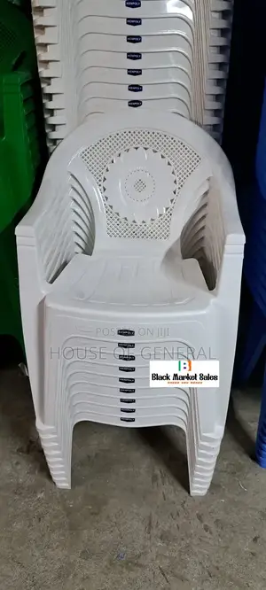 White Kenpoly Plastic Chair Strong and Comfortable