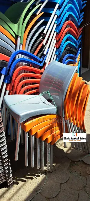 Strong and Good Quality Plastic Chair With Metal Legs