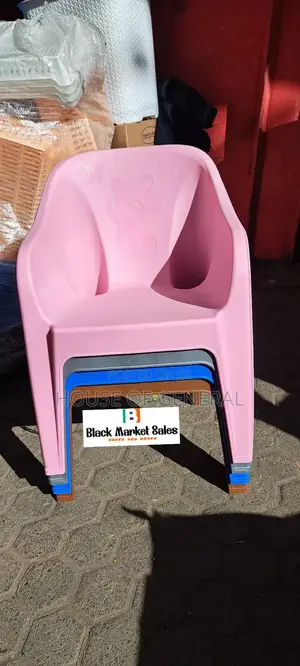 Pinch Pink Child Plastic Chair