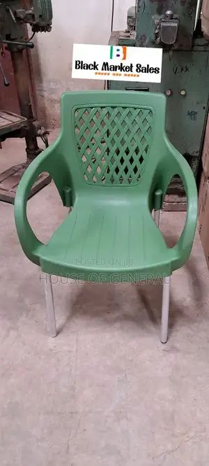 Jungle Green Plastic Chair With Metal Legs