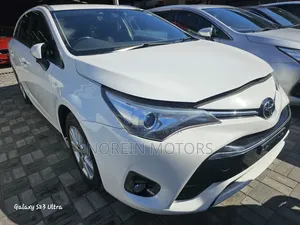 Toyota Avensis 2017 White