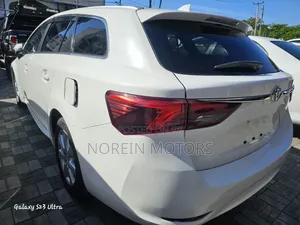 Toyota Avensis 2017 White