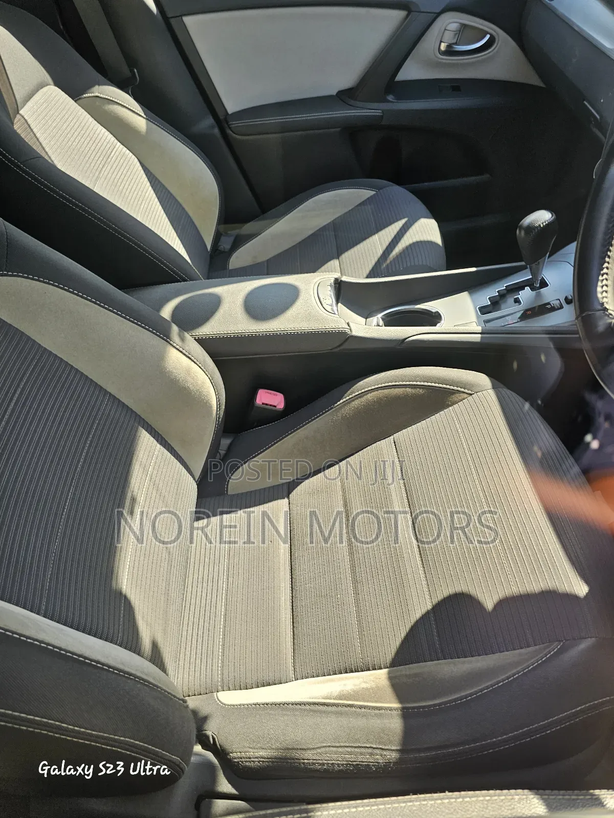 Toyota Avensis 2017 White