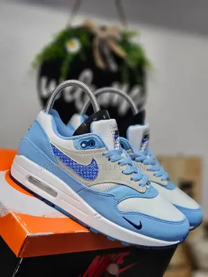 Blue Airmax 1 Sneakers