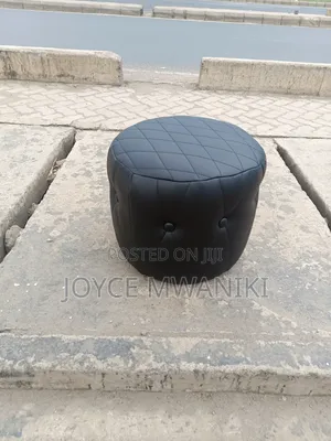Pedicure Stoo, Black Leather 