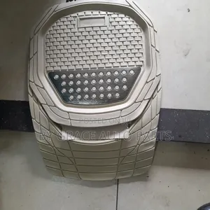 Best Universal Beige Floor Mat 5 Seater.