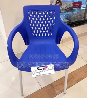 Strong Comfortable Plastic Chair With Metal Tubing Legs