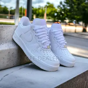 Airforce 1 White Sneakers >Airforce Sneakers