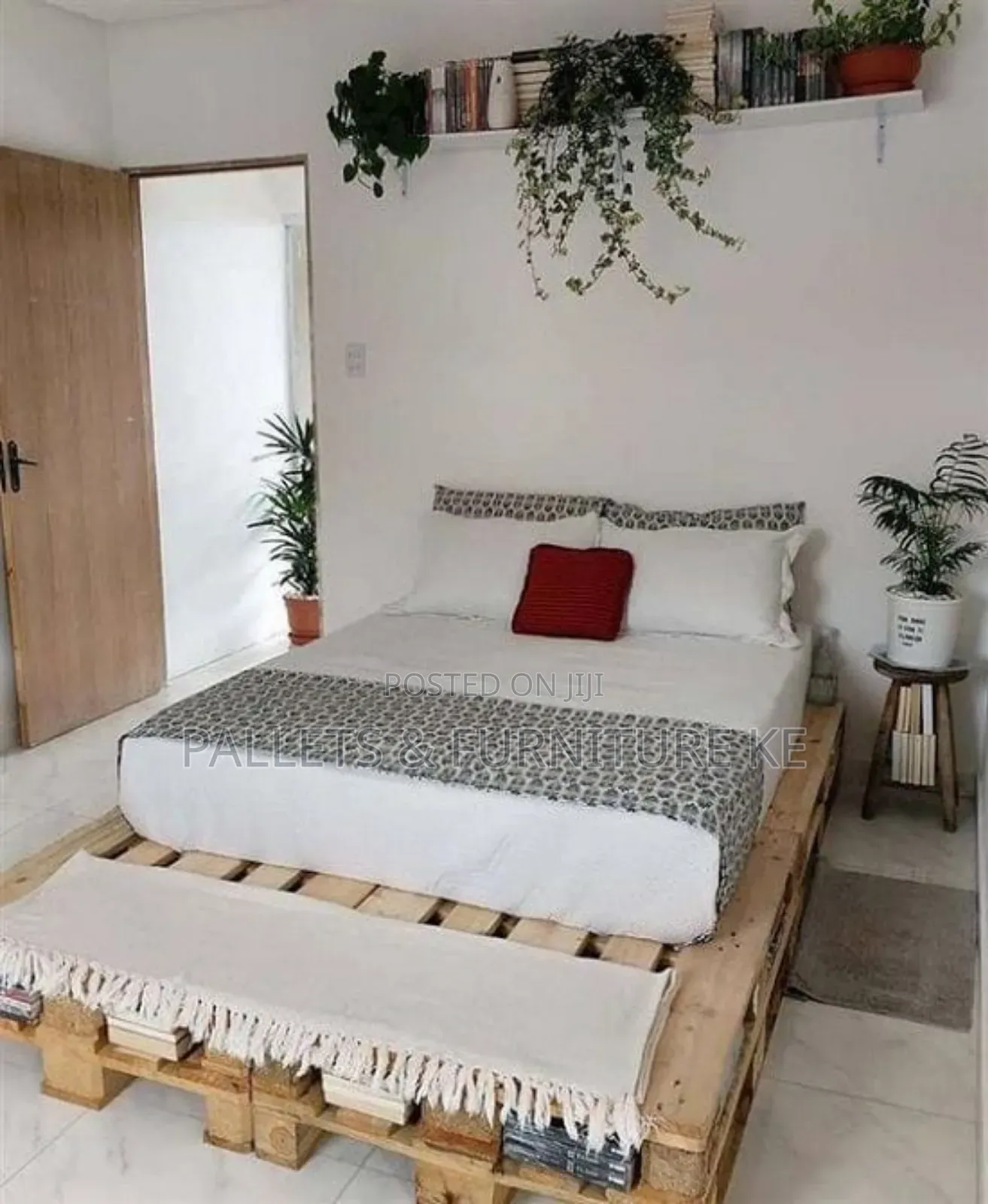 Classic 5 by 6 Pallet Bed