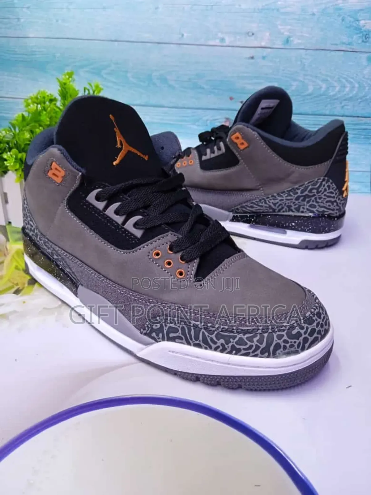 Jordan 3 Retro Sneakers