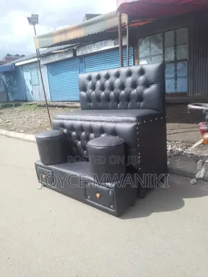 Pedicure Seat, Black With Drawers.