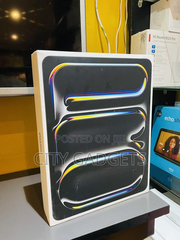 New Apple iPad Pro 13 (2024) 256 GB Black - thumbnail 3