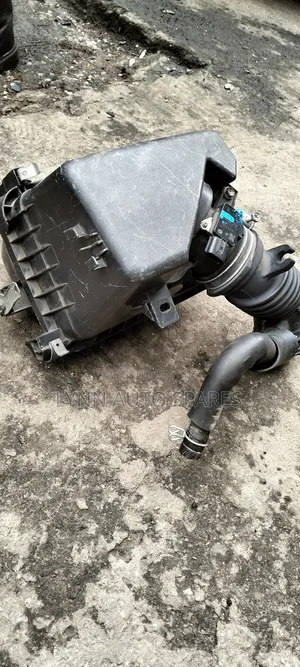 Toyota Premio 240/260 Aircleaner Housing Complete