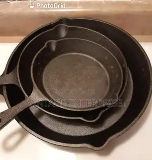 Skillet Egg Stake Frying Pan (4pc Pans ) 100% Cast Iron .•